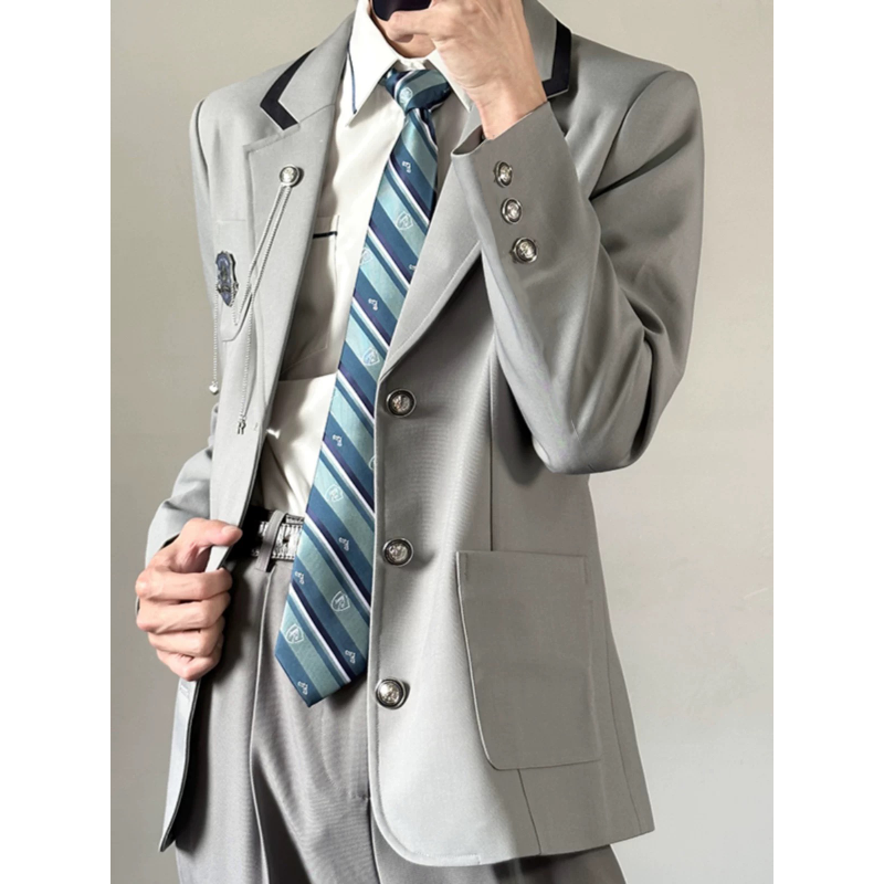 Vintage Fashion Instagram - Set uniforme DK in stile scolastico