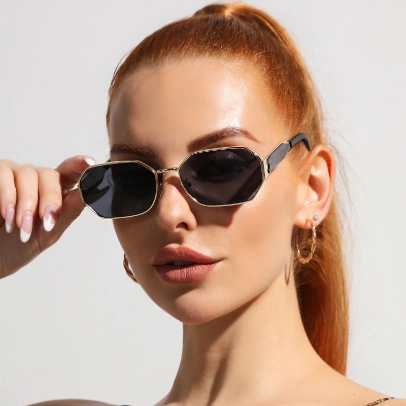 Vintage Fashion Female - Nuovi Occhiali da Sole Vintage alla