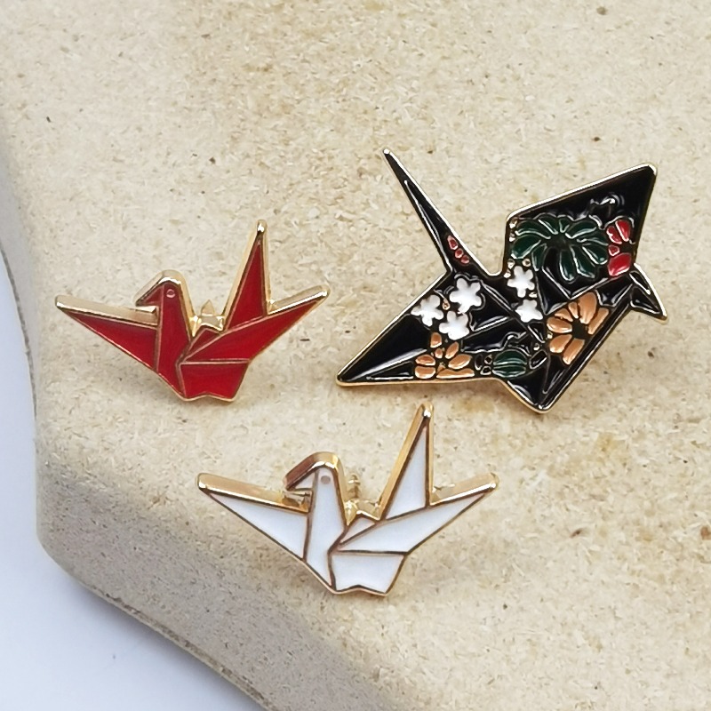 Vintage Fashion Meaning - Spilla in Metallo Creativa a Forma