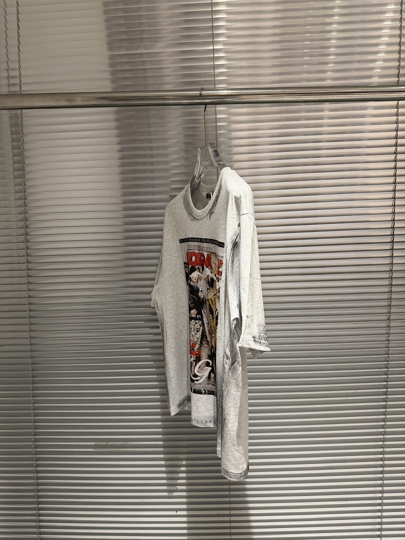 T-shirt Vintage Distressed con - Vintage Fashion Magazine recensione e prezzo