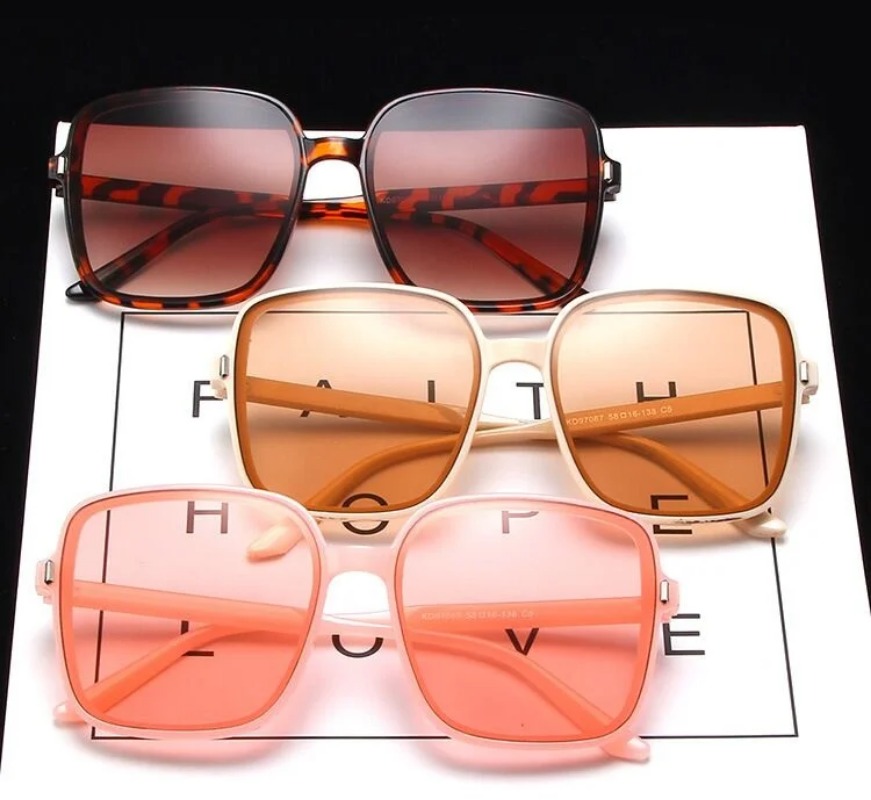 Occhiali da Sole Vintage Overs - Vintage Fashion Female recensione e prezzo