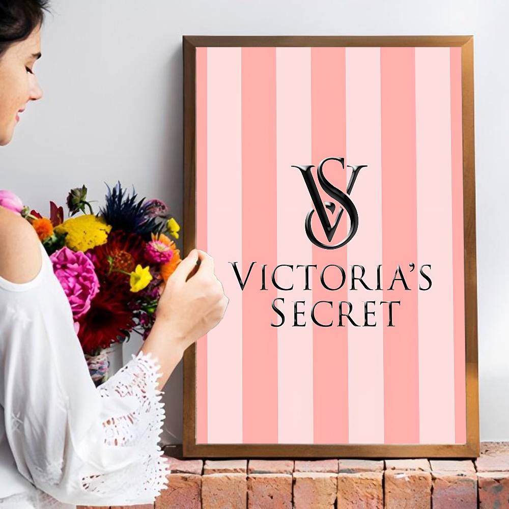 V-Victorias-Fashion-S-Secret P - Vintage Fashion Magazine recensione e prezzo