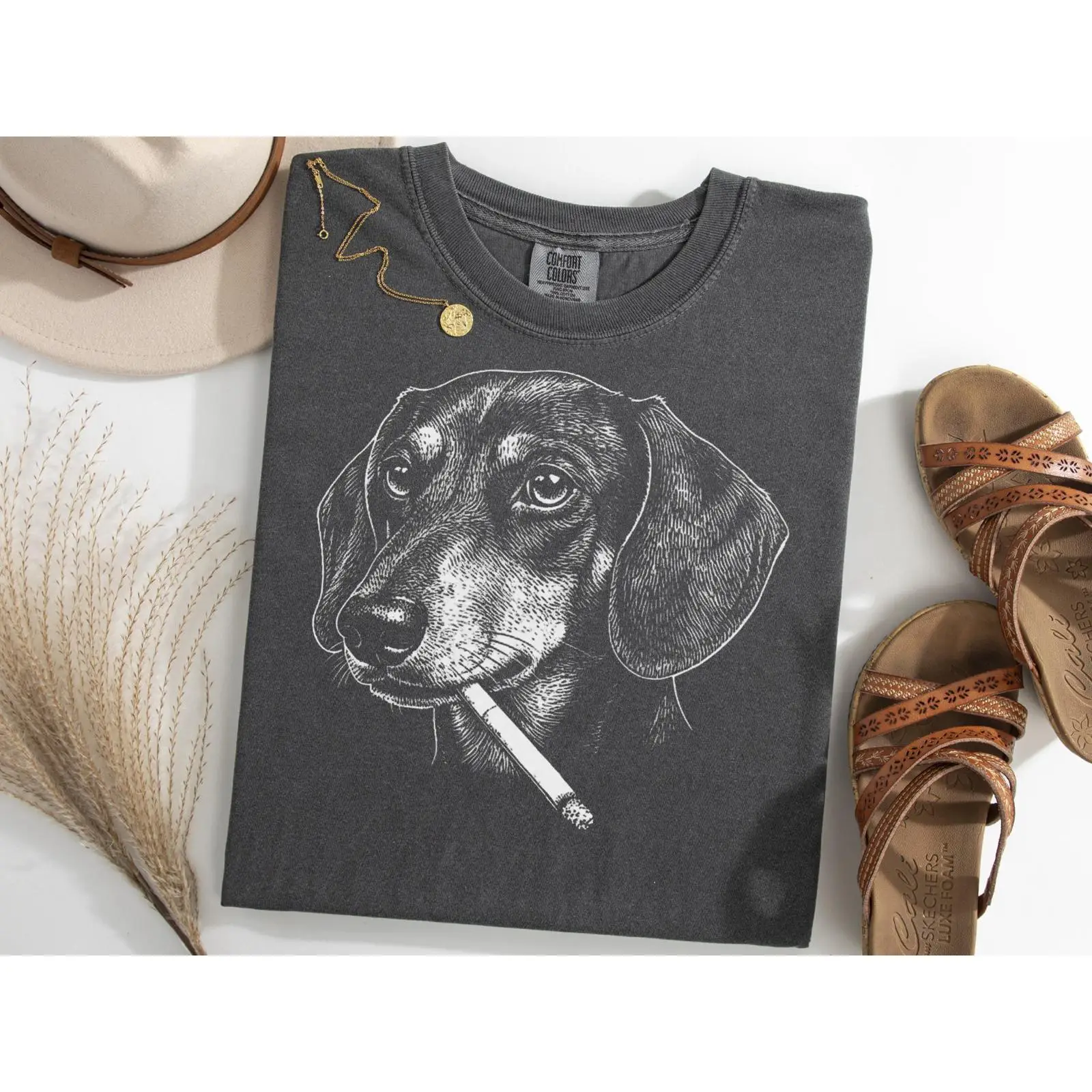 T-shirt meme Bassotto che fuma - Vintage Fashion Gen Z recensione e prezzo