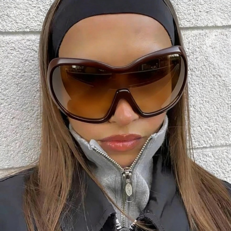 Occhiali da sole oversize Y2K  - Vintage Fashion Female recensione e prezzo
