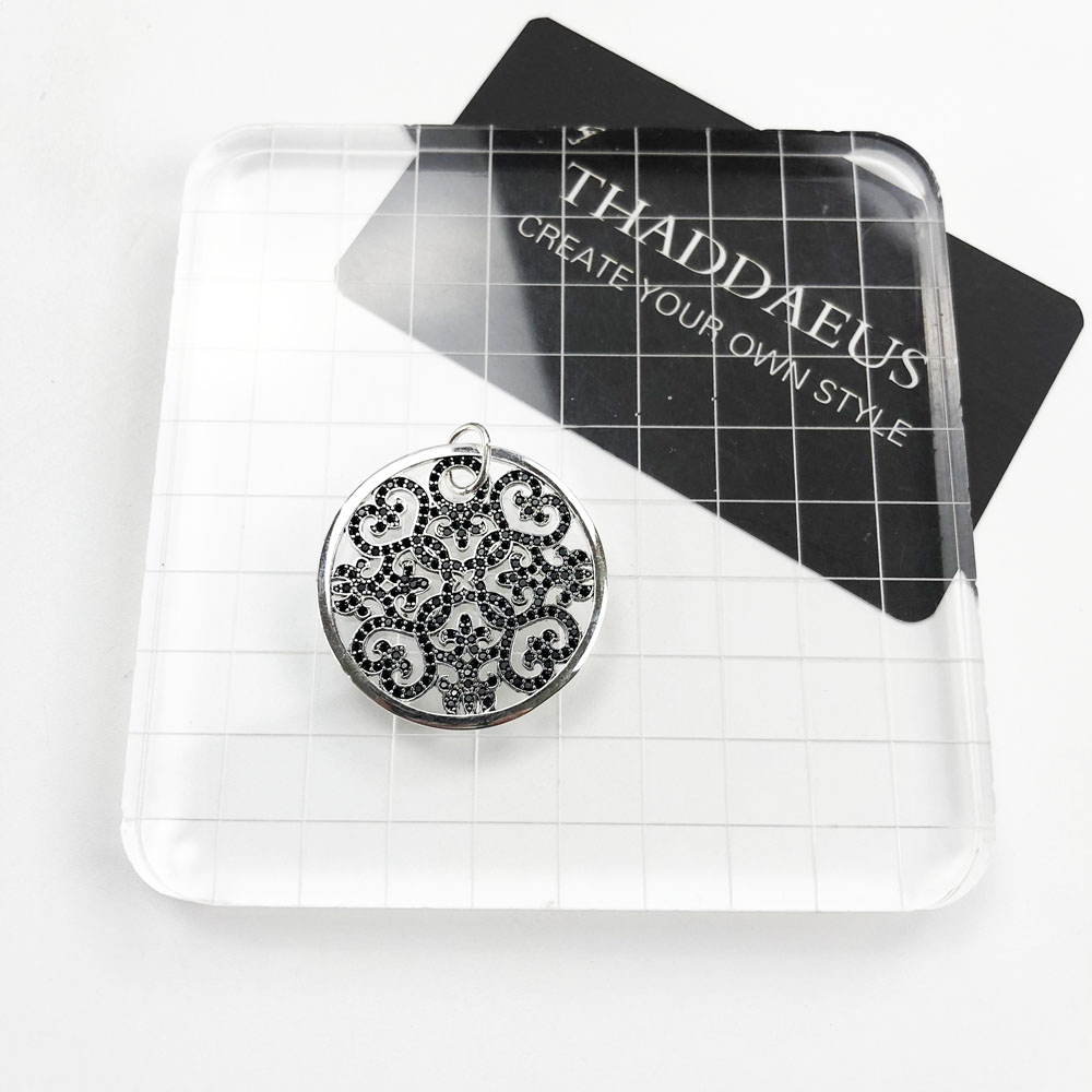 Ciondolo Arabesque Disco Ornam - Vintage Fashion Ornaments recensione e prezzo
