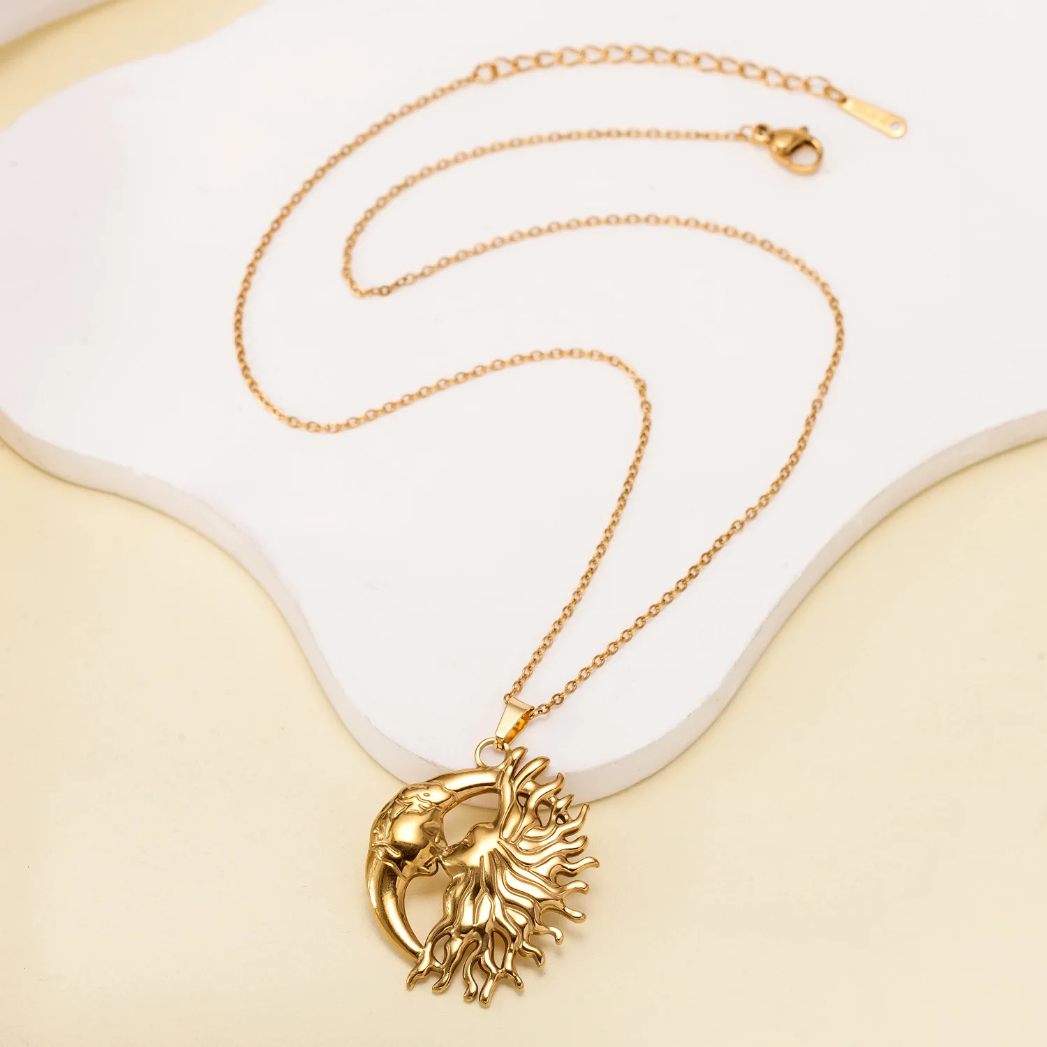 Collana Sole e Luna per Coppia - Vintage Fashion Looks recensione e prezzo